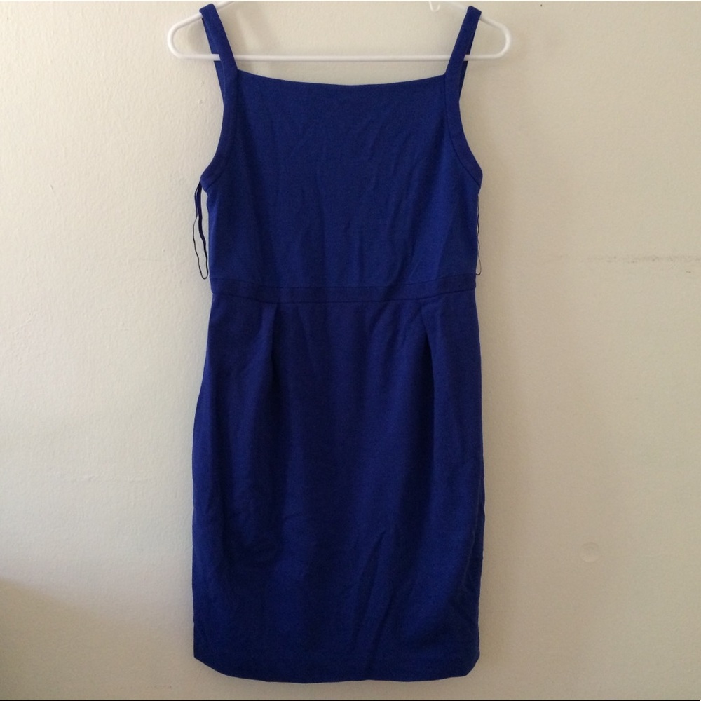Boatneck sleeveless dress